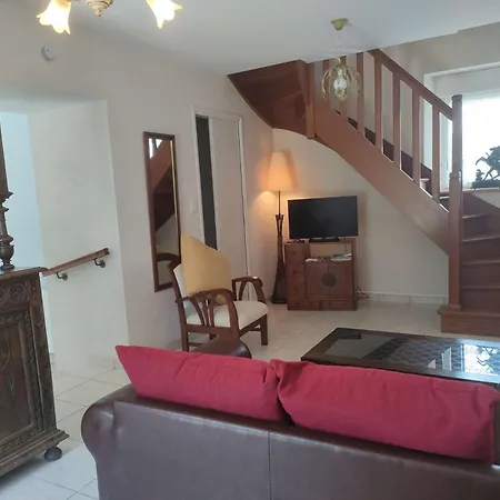 Villa Ref 018 2 Maison Pour 2 Personnes Avec Grand Jardin Partage Arzon