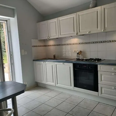Villa Ref 018 2 Maison Pour 2 Personnes Avec Grand Jardin Partage *