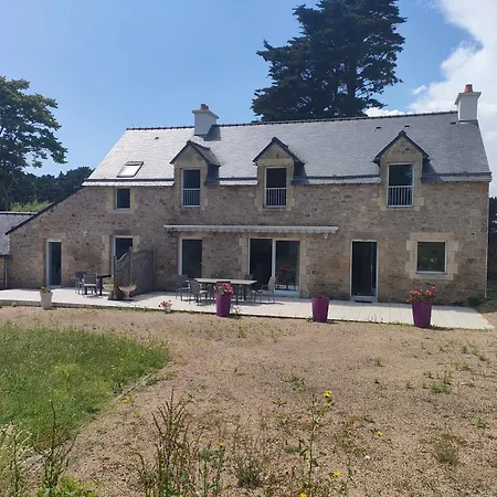 Villa Ref 018 2 Maison Pour 2 Personnes Avec Grand Jardin Partage
